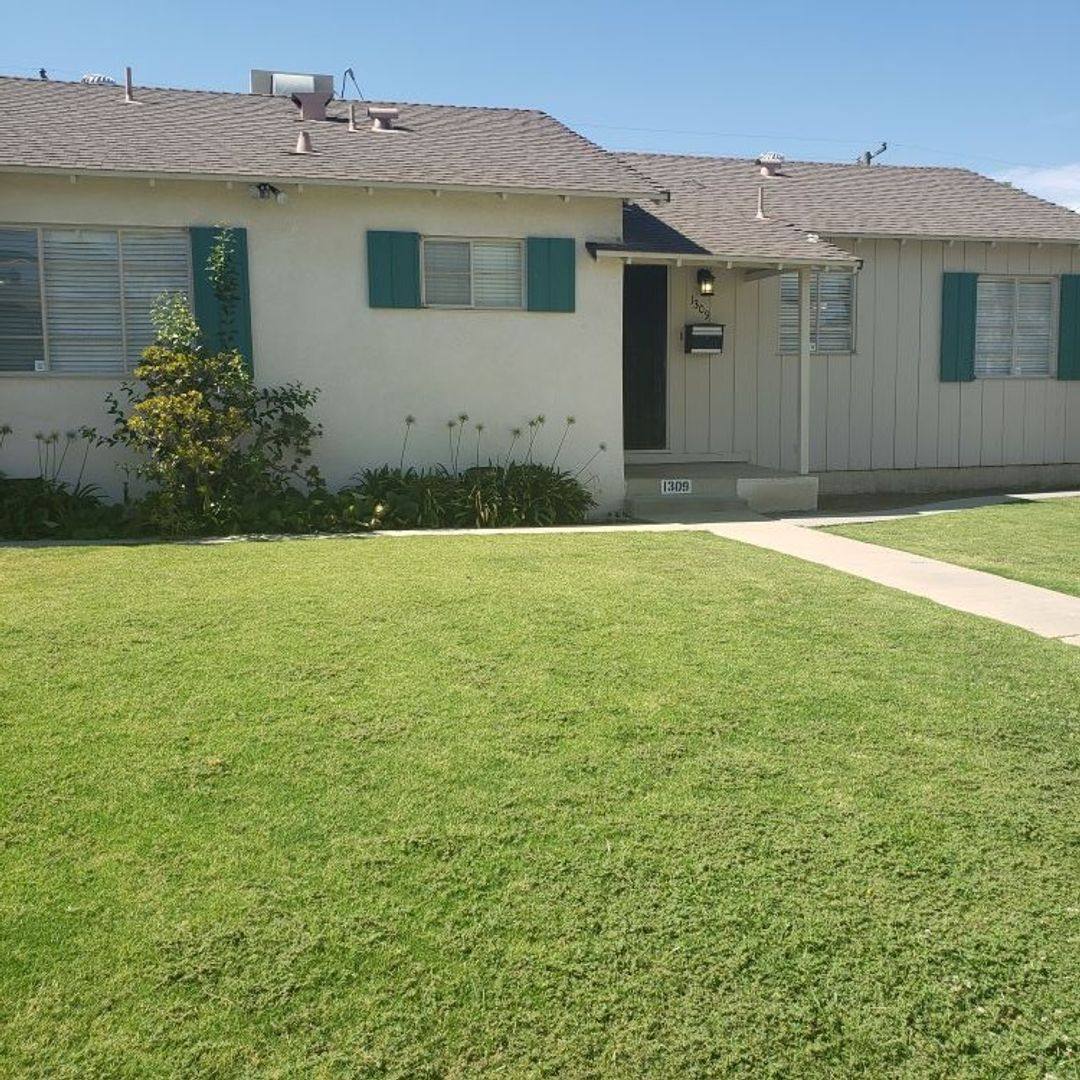 House for rent at 1309 Telegraph Ave, Bakersfield, CA 93305