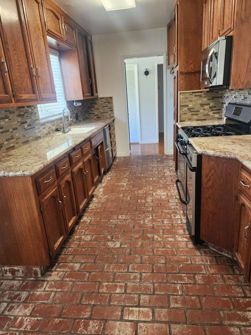 House for rent at 1309 Telegraph Ave, Bakersfield, CA 93305