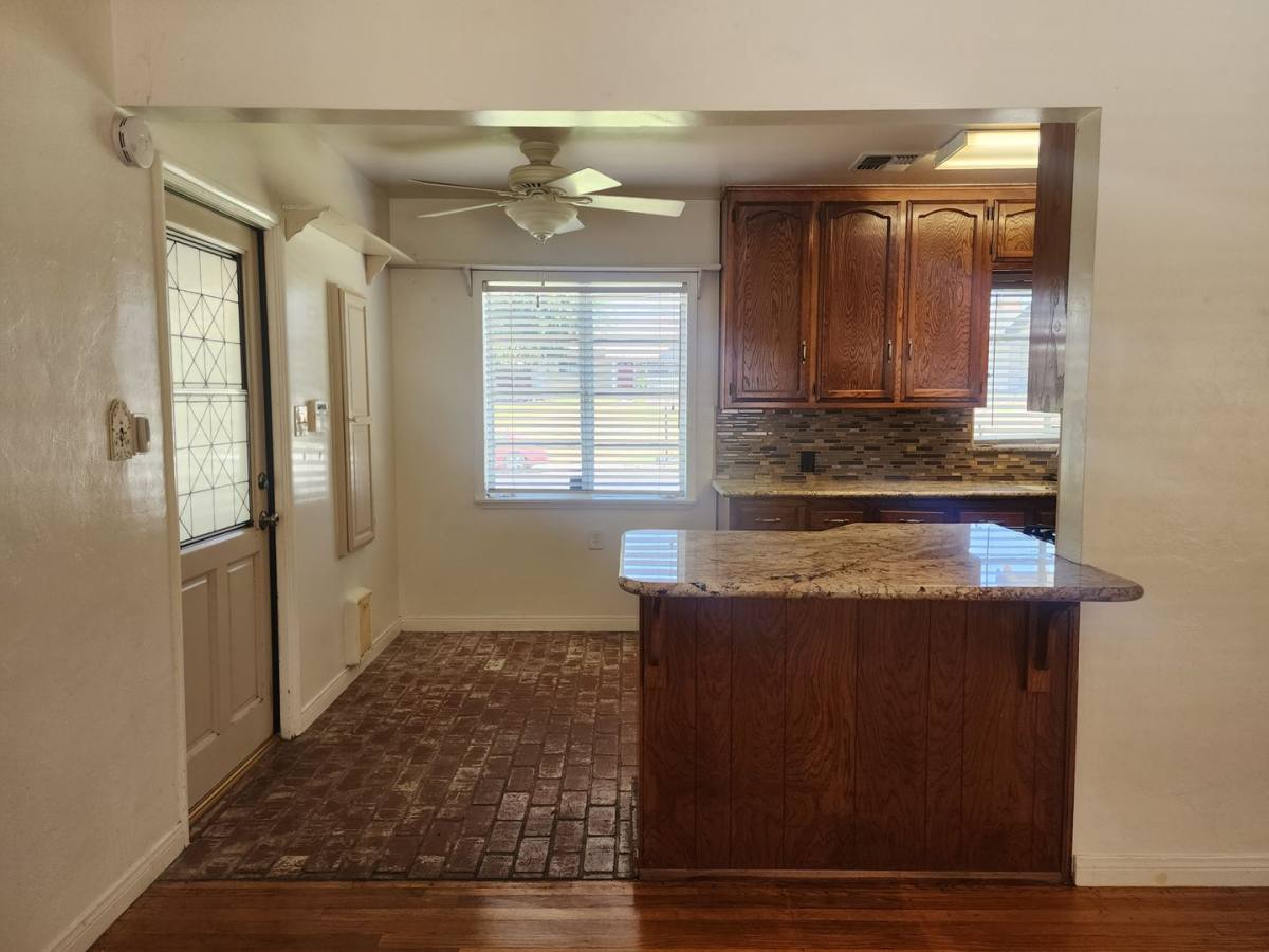 House for rent at 1309 Telegraph Ave, Bakersfield, CA 93305