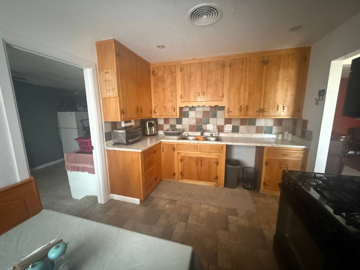 House for rent at 200 E Elizabeth St, Barstow, CA 92311