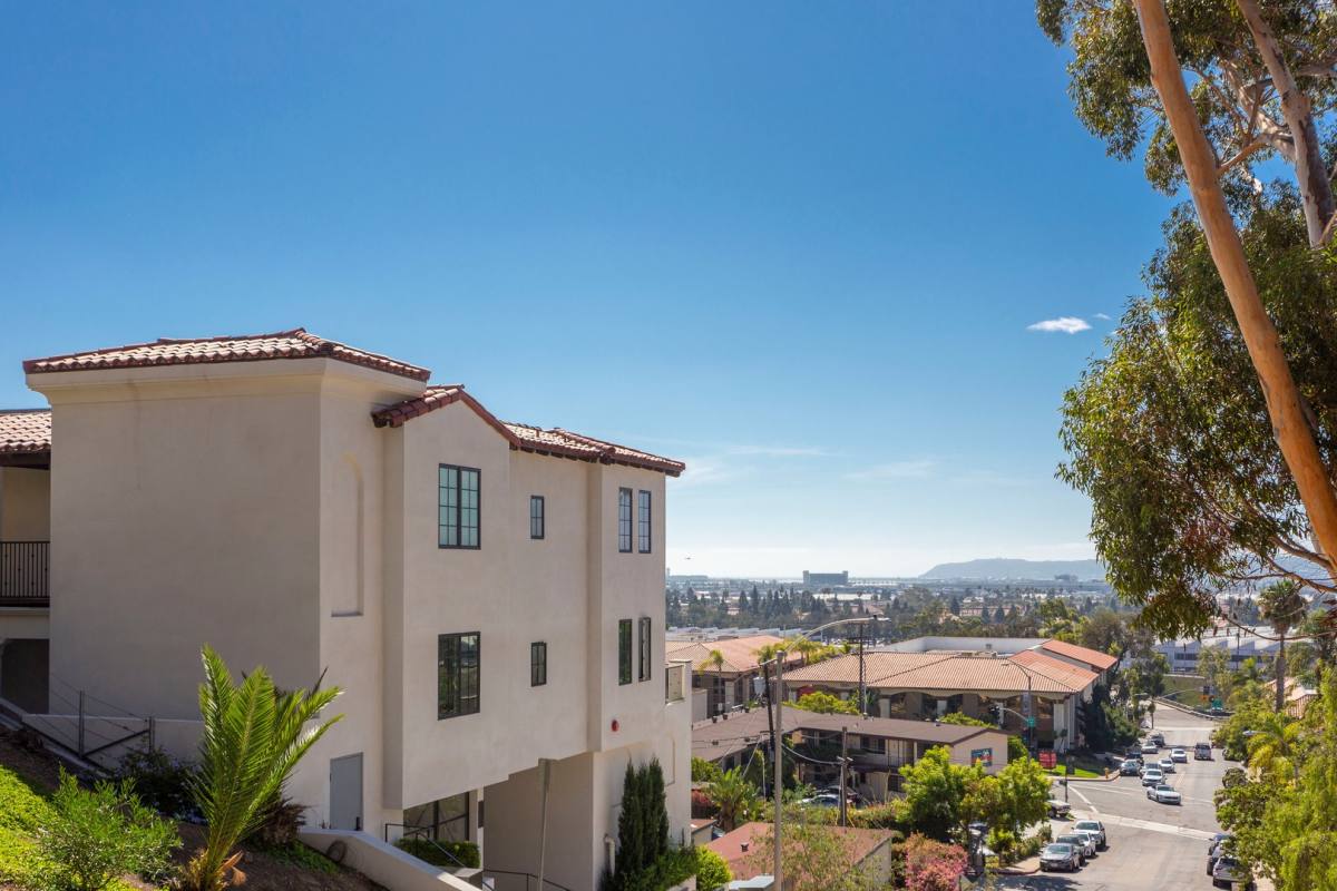 Apartment for rent at 3975 Old Town Ave, San Diego, CA 92110