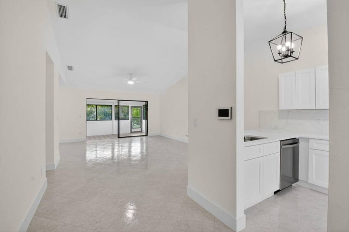 House for rent at 29 Fawlkland Circle, Boynton Beach, FL 33426