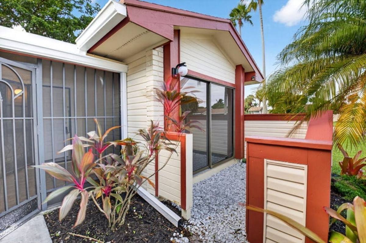 House for rent at 29 Fawlkland Circle, Boynton Beach, FL 33426