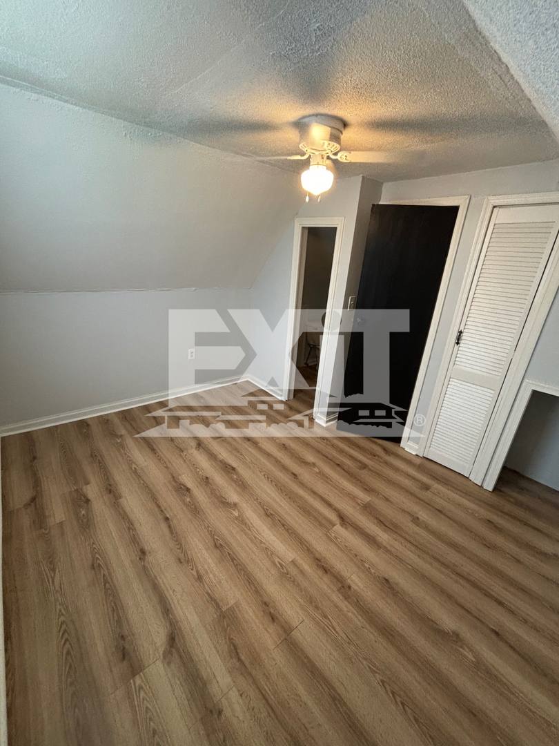 House for rent at 406 Hawthorne Dr, Bracey, VA 23919