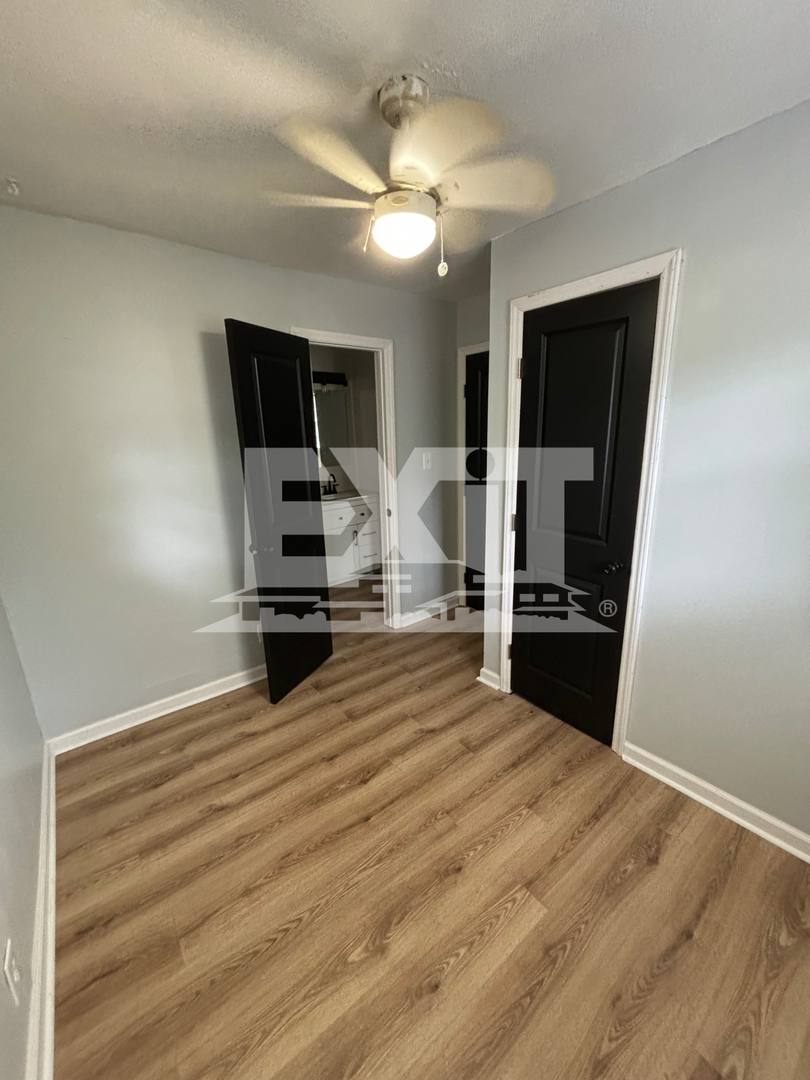 House for rent at 406 Hawthorne Dr, Bracey, VA 23919