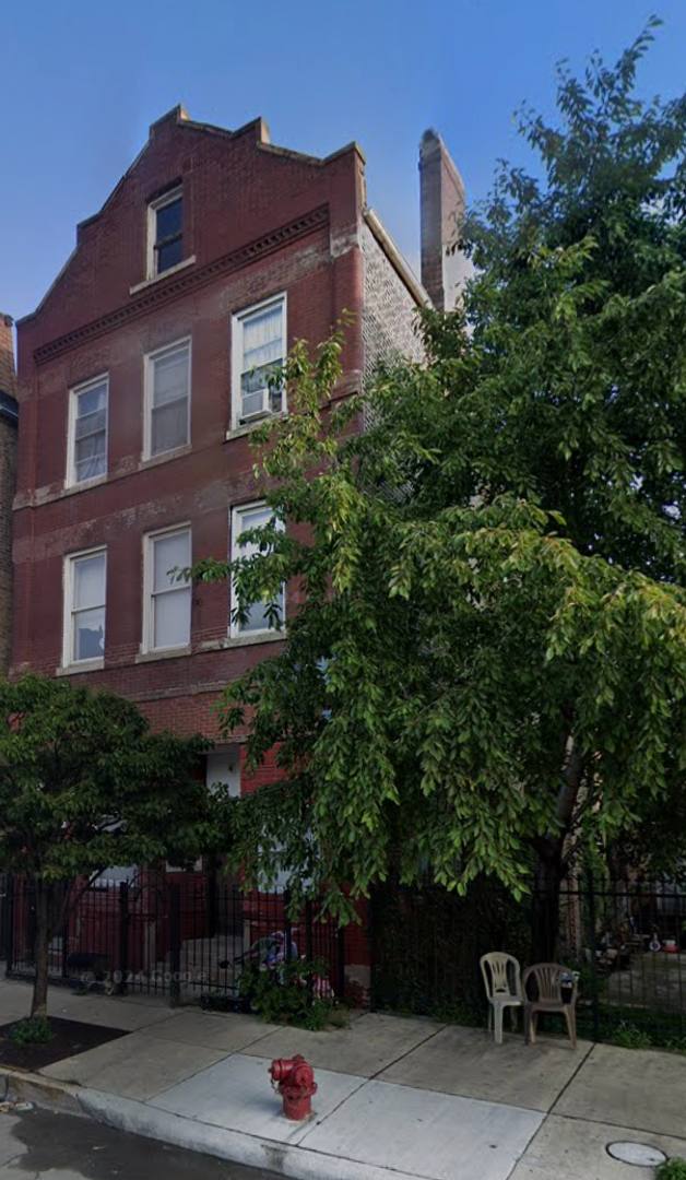 Apartment for rent at 1328 W 18th Place, Chicago, IL 60608