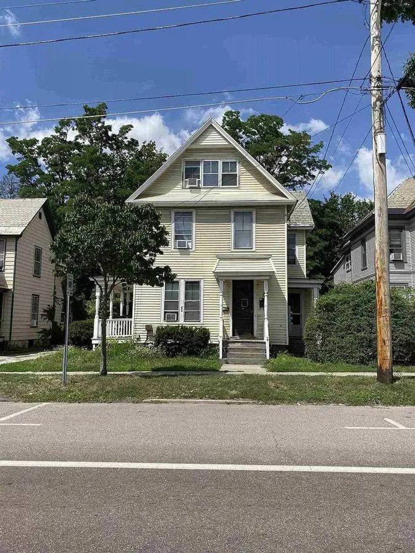 Townhouse for rent at 45 N Winooski Ave, Burlington, VT 05401