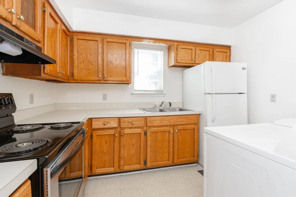 Apartment for rent at 1110 Chapel St, Norfolk, VA 23505