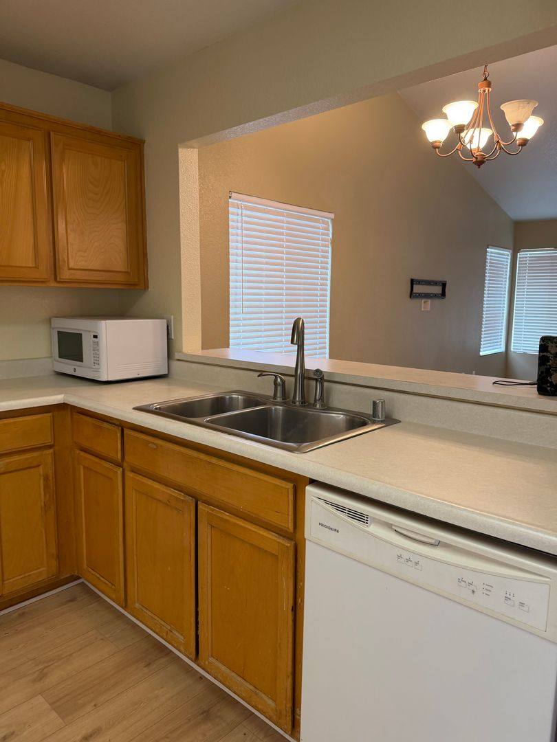 House for rent at 1573 Via Del Pettoruto, Gustine, CA 95322