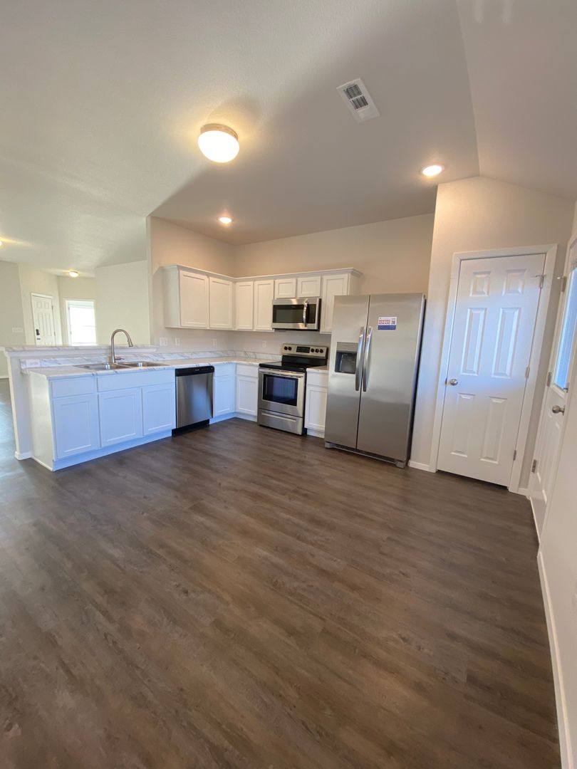 House for rent at 117 Cooper St, Huntsville, AR 72740