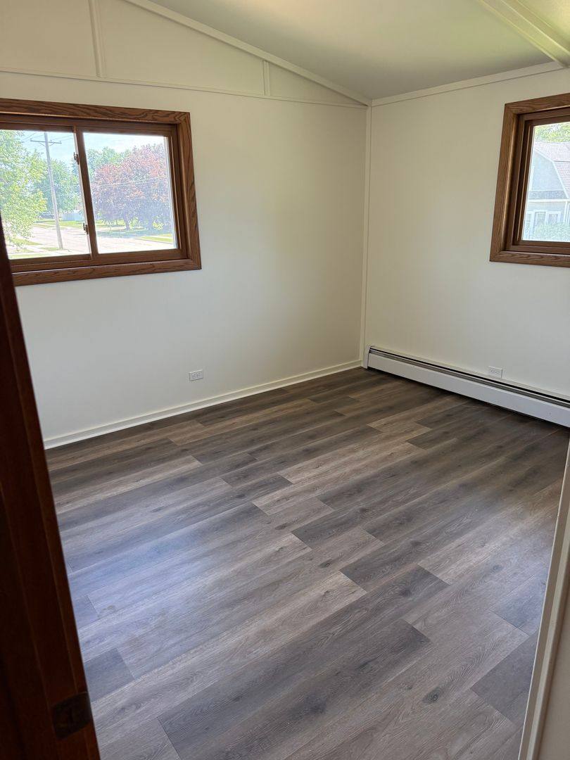 Apartment for rent at 605 E Pearl St, Seymour, WI 54165