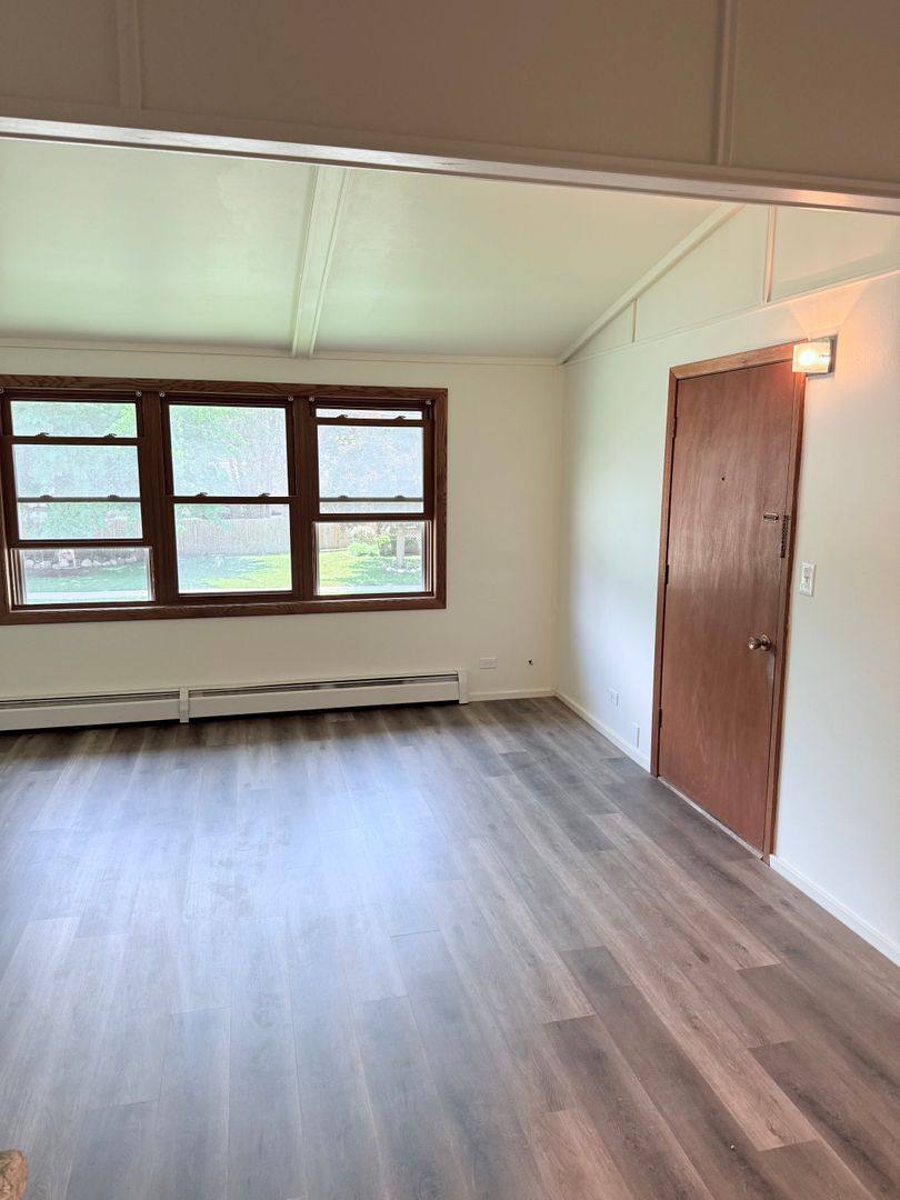 Apartment for rent at 605 E Pearl St, Seymour, WI 54165