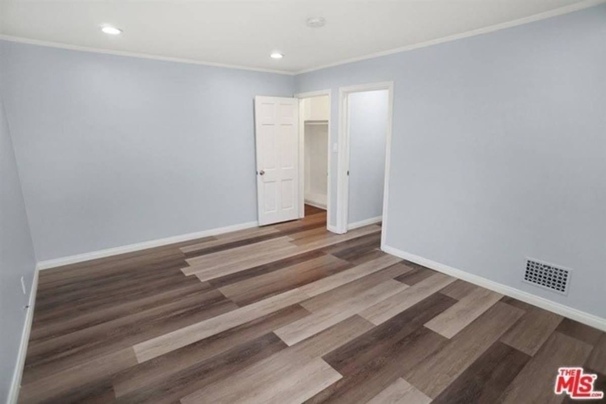 Apartment for rent at 115 N Catalina St, Los Angeles, CA 90004