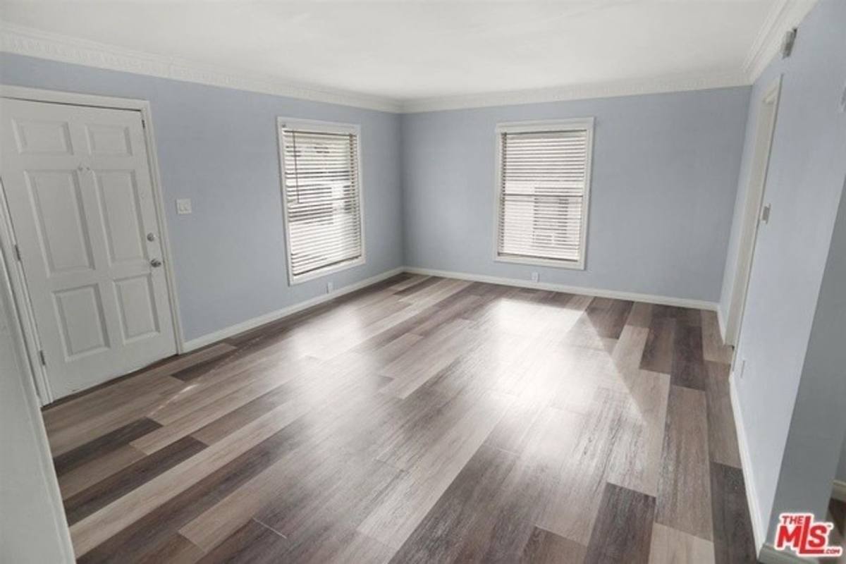 Apartment for rent at 115 N Catalina St, Los Angeles, CA 90004