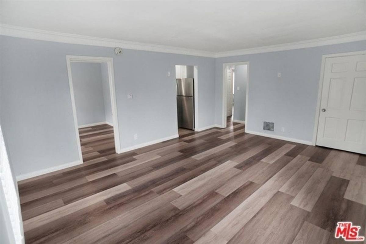Apartment for rent at 115 N Catalina St, Los Angeles, CA 90004