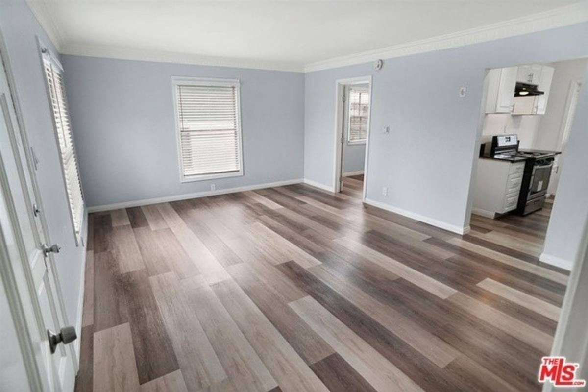 Apartment for rent at 115 N Catalina St, Los Angeles, CA 90004