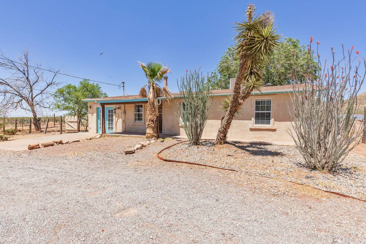 House for rent at 18 Arroyo Dr, La Luz, NM 88337