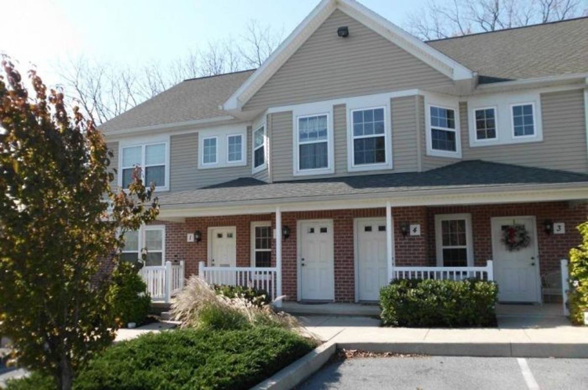 Apartment for rent at 876 Salisbury Court, Lancaster, PA 17601