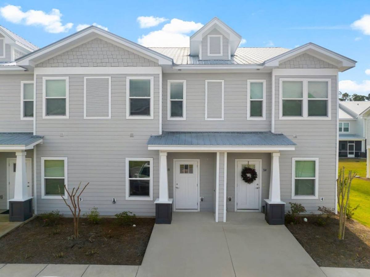 Apartment for rent at 330 N Sand Palm Rd, Freeport, FL 32439
