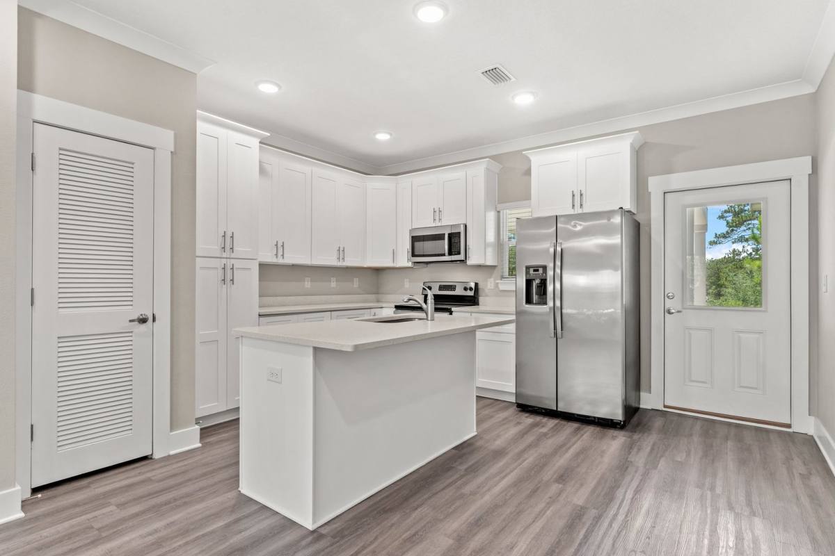 Apartment for rent at 330 N Sand Palm Rd, Freeport, FL 32439