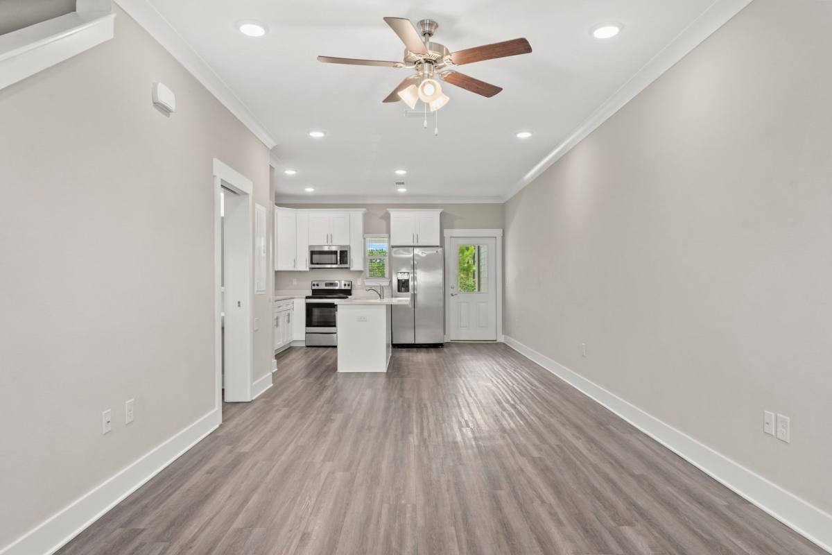 Apartment for rent at 330 N Sand Palm Rd, Freeport, FL 32439