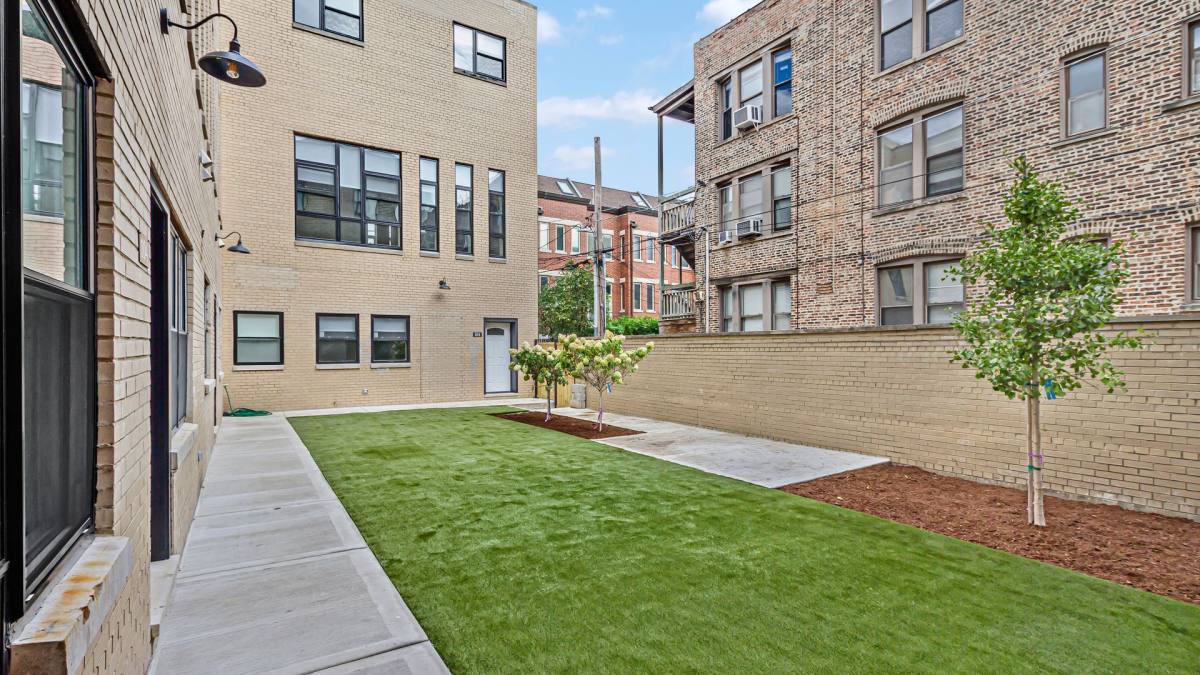 Apartment for rent at 1218 W Lexington St, Chicago, IL 60607