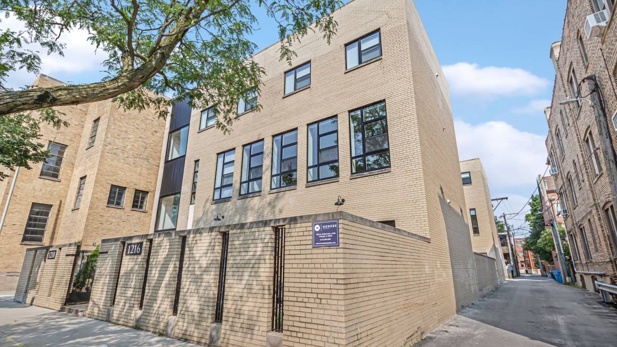 Apartment for rent at 1218 W Lexington St, Chicago, IL 60607