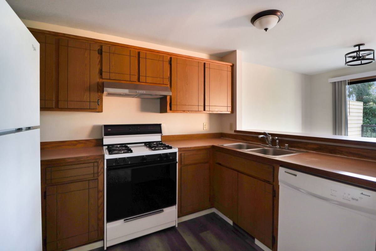 Townhouse for rent at 1025 SW Kaleeton Lp, Oak Harbor, WA 98277
