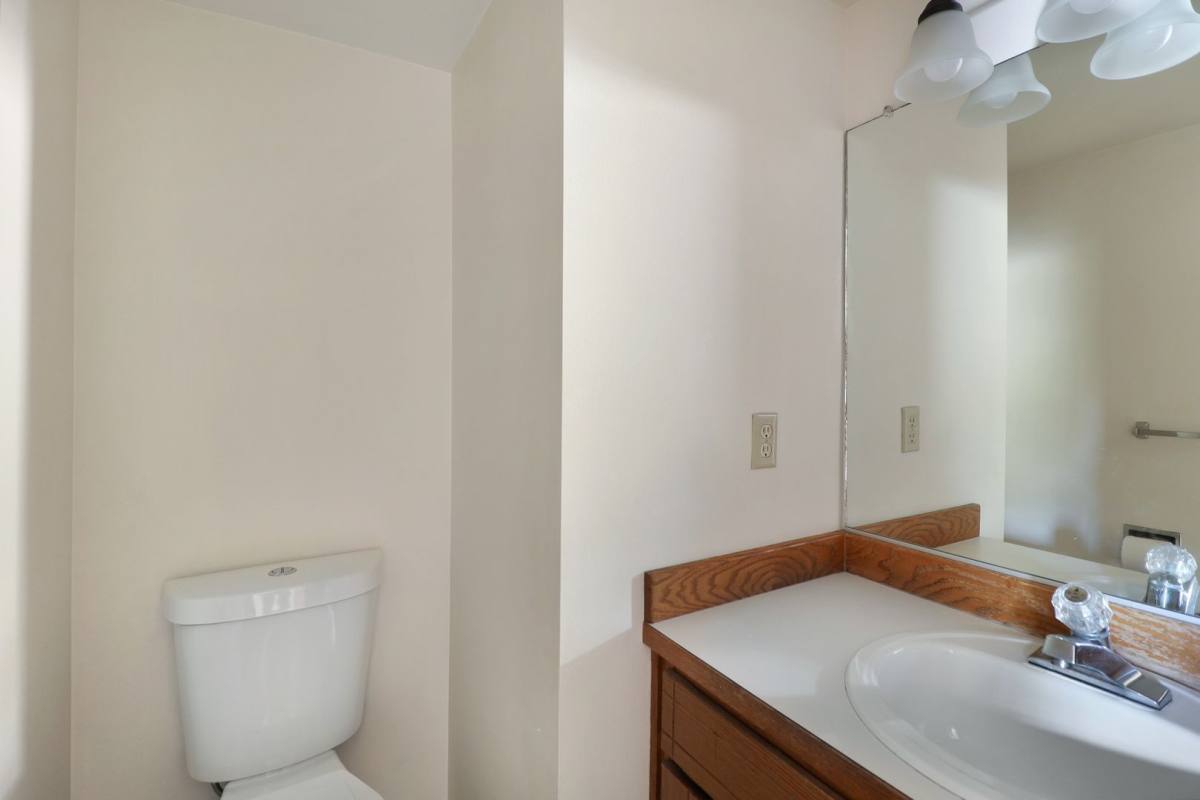 Townhouse for rent at 1025 SW Kaleeton Lp, Oak Harbor, WA 98277