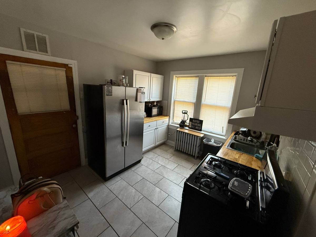 Apartment for rent at 1645 Gunderson Ave, Berwyn, IL 60402