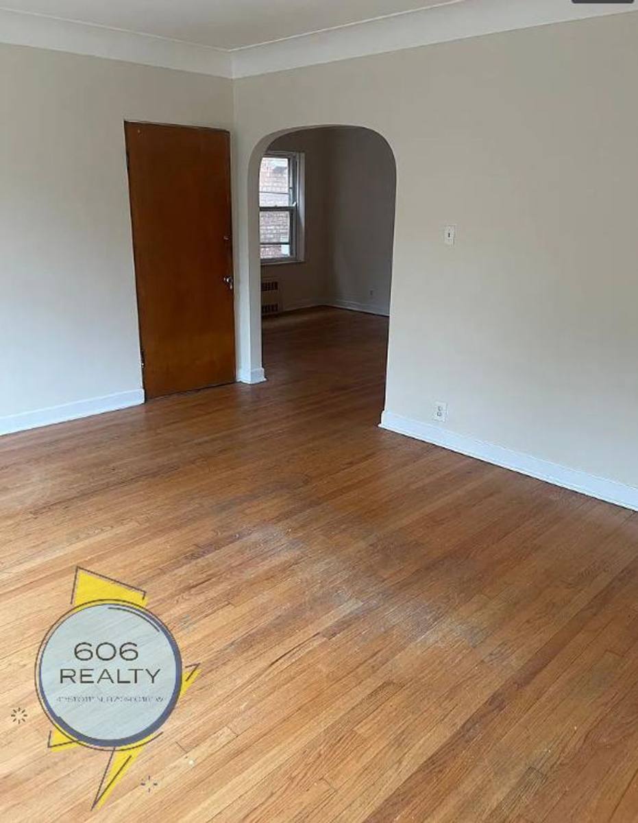 Apartment for rent at 1645 Gunderson Ave, Berwyn, IL 60402