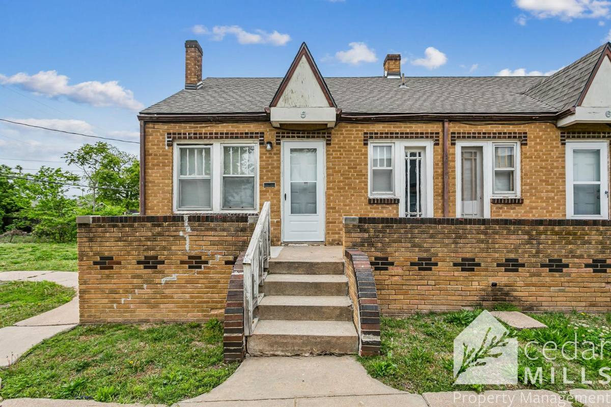 Apartment for rent at 405 N Hillside, Wichita, KS 67214