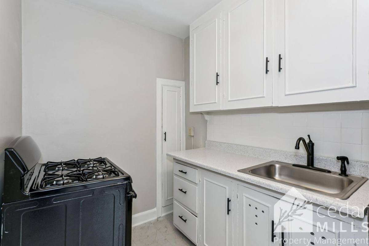 Apartment for rent at 405 N Hillside, Wichita, KS 67214