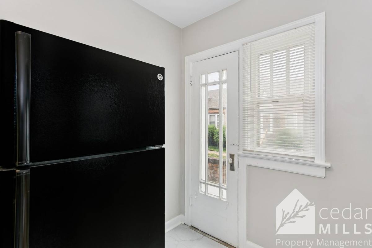 Apartment for rent at 405 N Hillside, Wichita, KS 67214