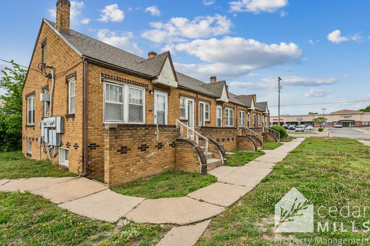 Apartment for rent at 405 N Hillside, Wichita, KS 67214