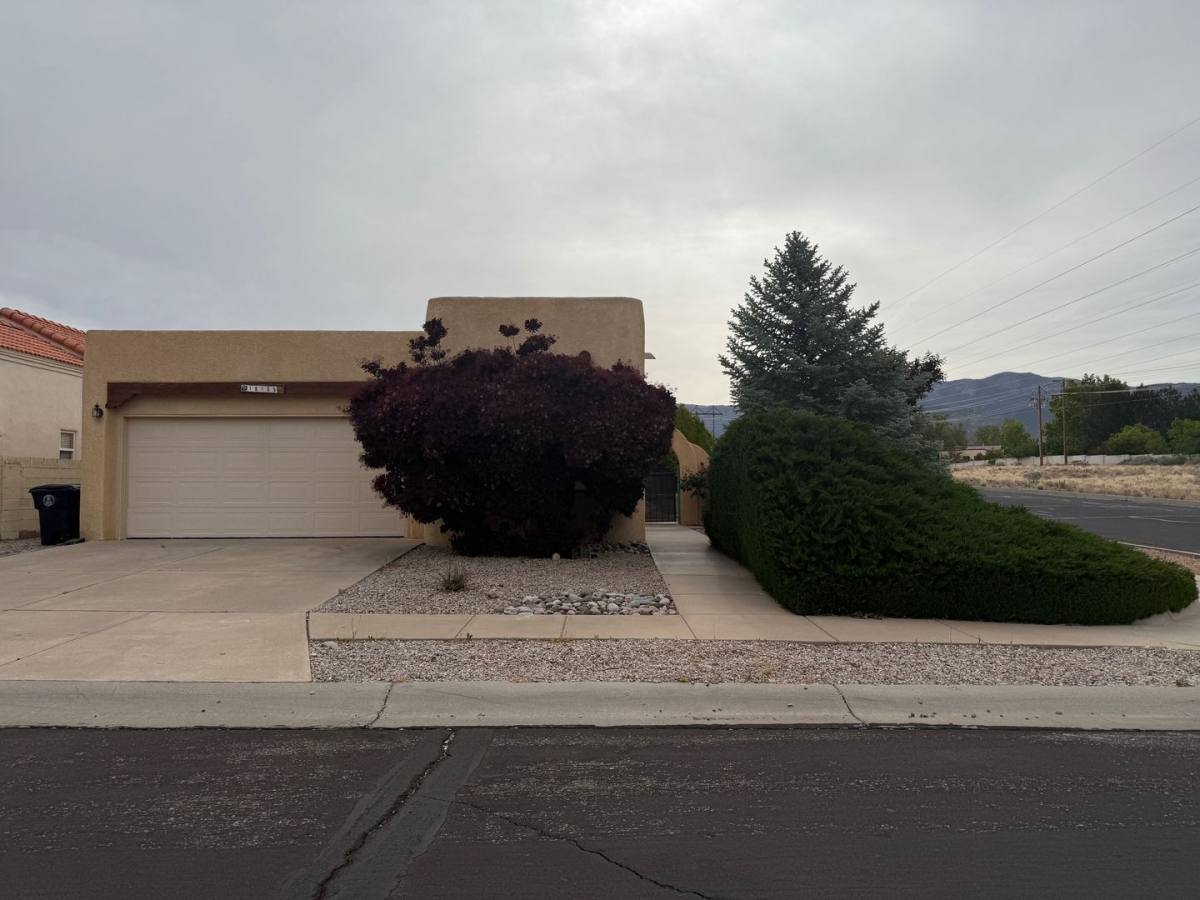 House for rent at 10133 Irbid Rd NE, Albuquerque, NM 87122