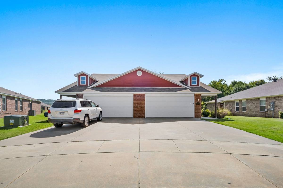 Townhouse for rent at 265 E Anabranch Court #261, Farmington, AR 72730