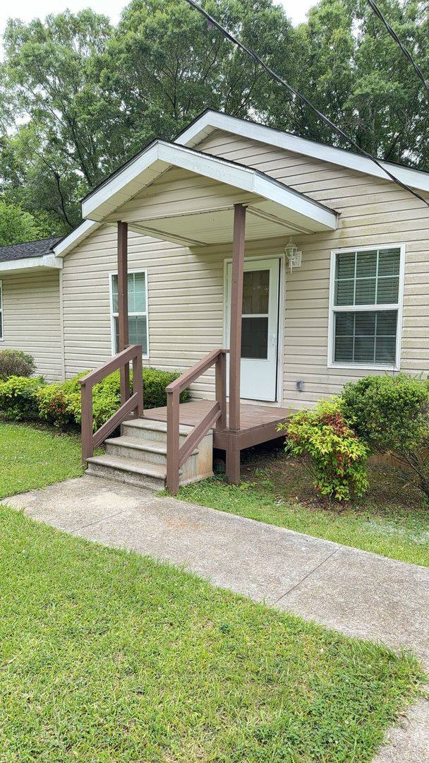 Apartment for rent at 345 W Perdue St, Greenville, AL 36037