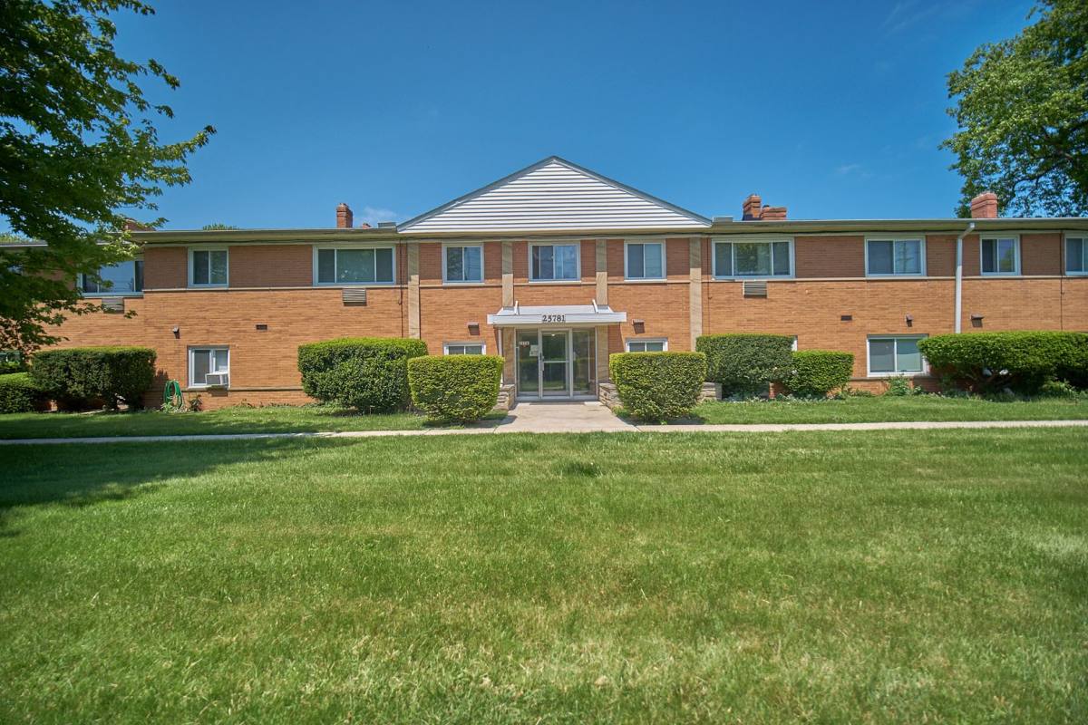 Apartment for rent at 25701-25781 Lakeshore Blvd, Euclid, OH 44132