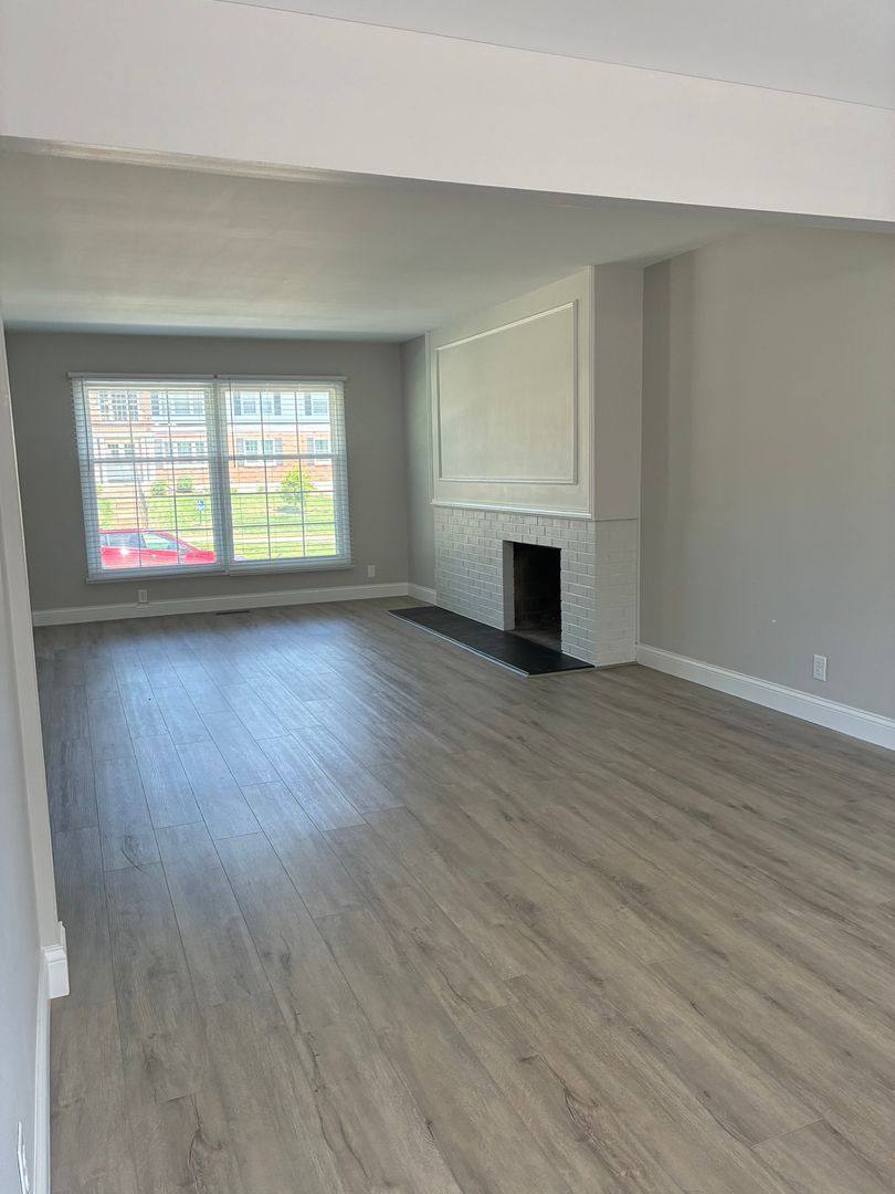 Townhouse for rent at 502-510 Broadmoor Dr, Chesterfield, MO 63017