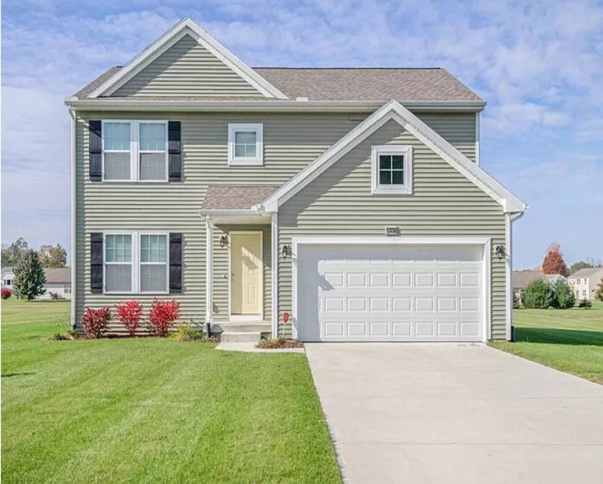 House for rent at 334 Saddlebrook Dr, Linden, MI 48451