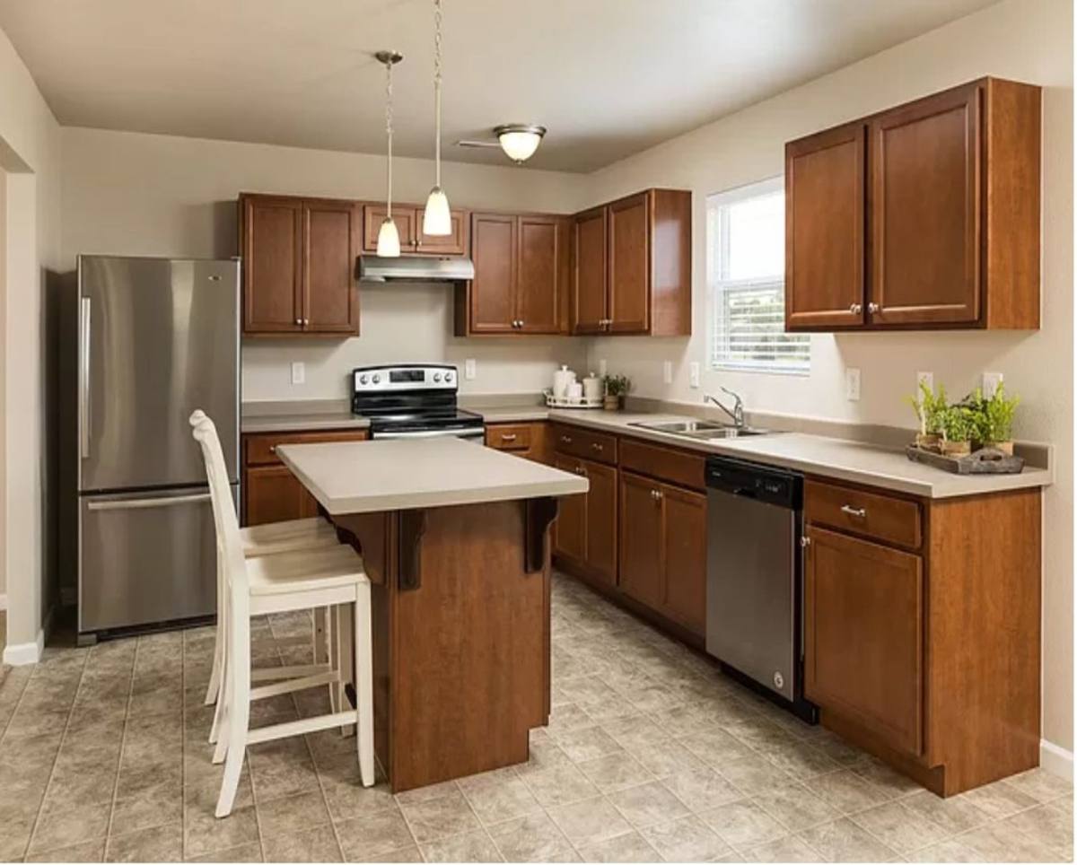 House for rent at 334 Saddlebrook Dr, Linden, MI 48451