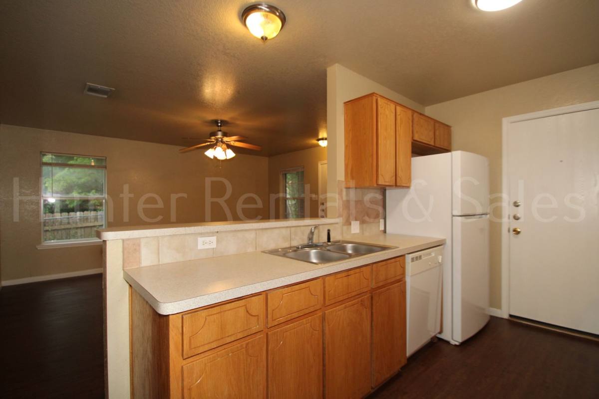 Townhouse for rent at 930-B Ramblewood St, Harker Heights, TX 76548