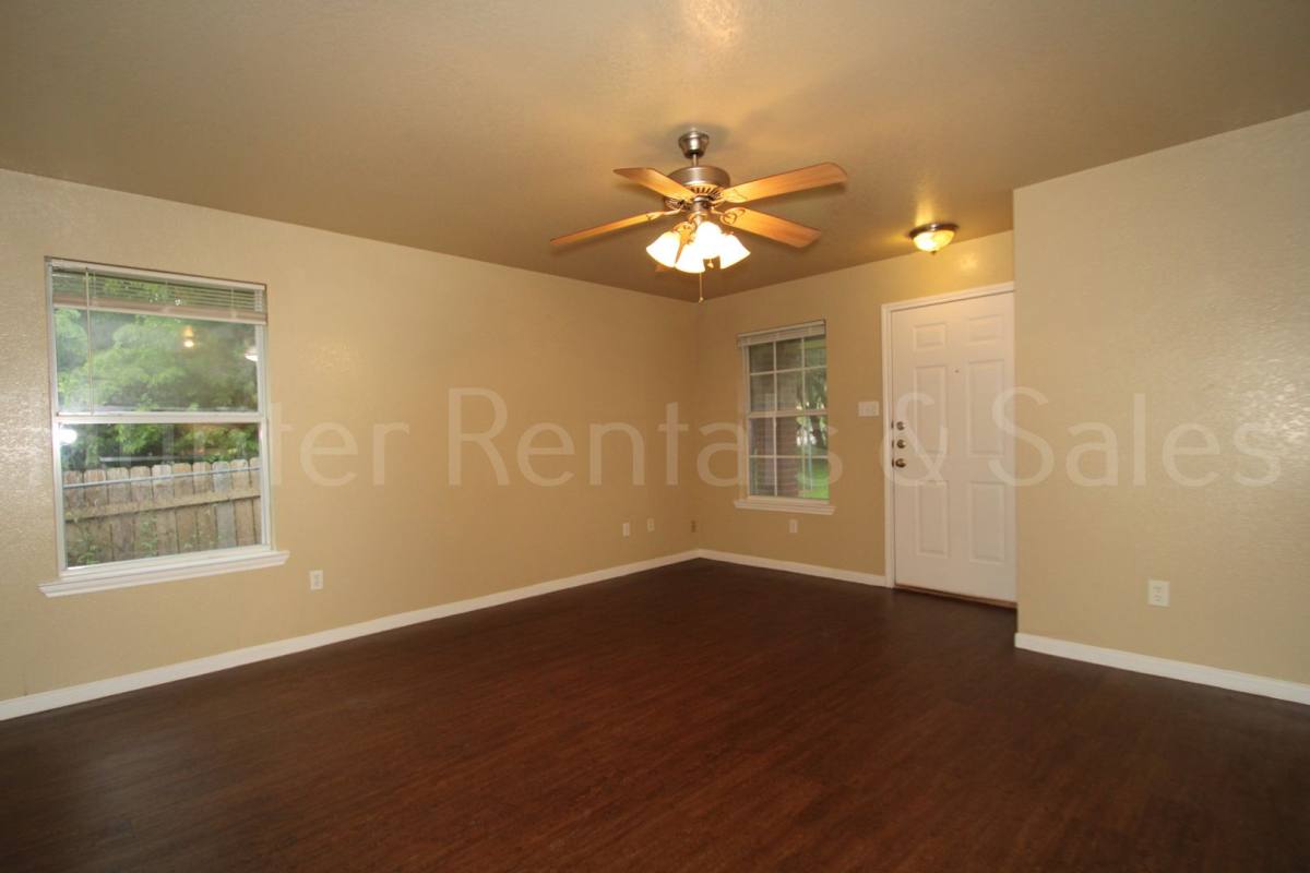 Townhouse for rent at 930-B Ramblewood St, Harker Heights, TX 76548