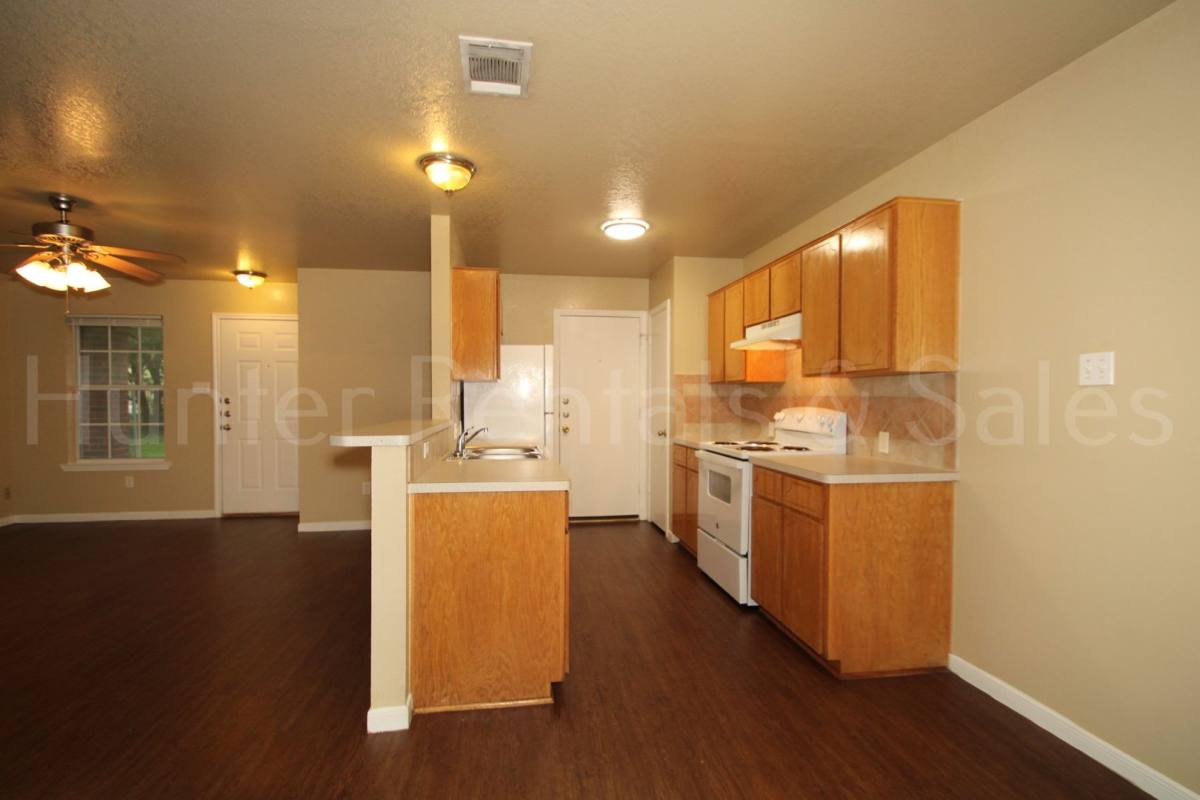 Townhouse for rent at 930-B Ramblewood St, Harker Heights, TX 76548