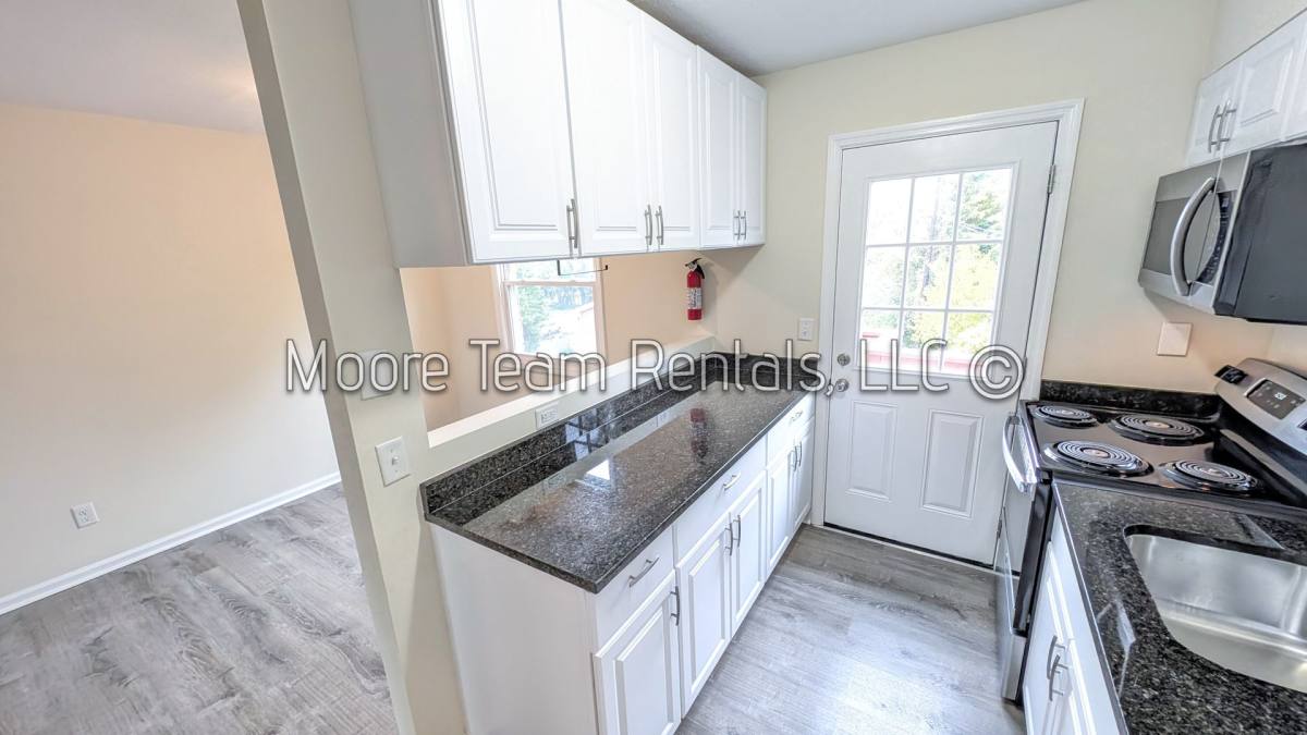 Apartment for rent at 420 Sixth Ave W, Hendersonville, NC 28739
