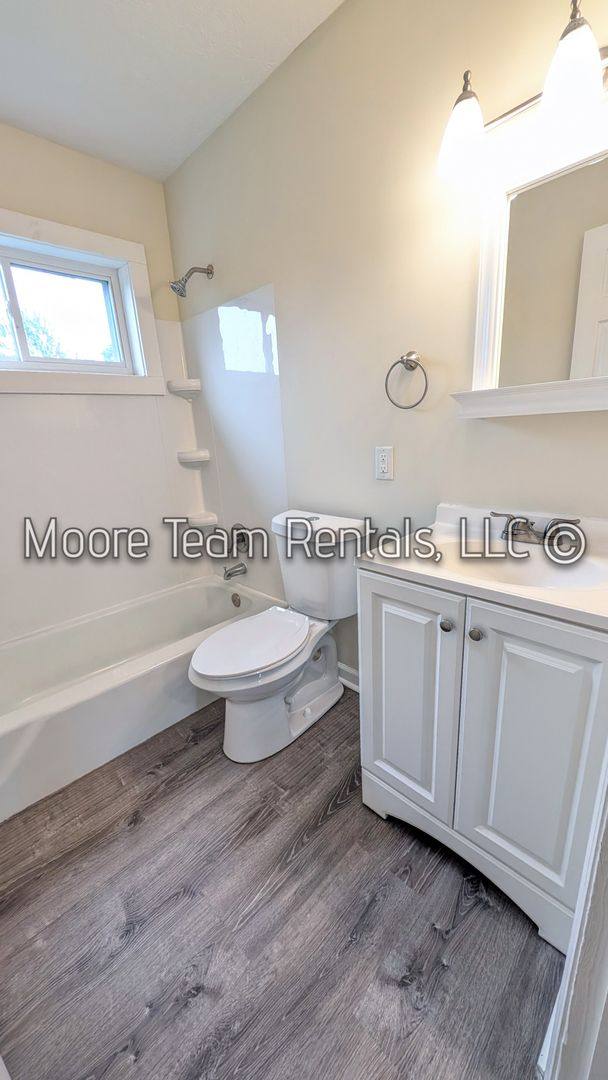 Apartment for rent at 420 Sixth Ave W, Hendersonville, NC 28739