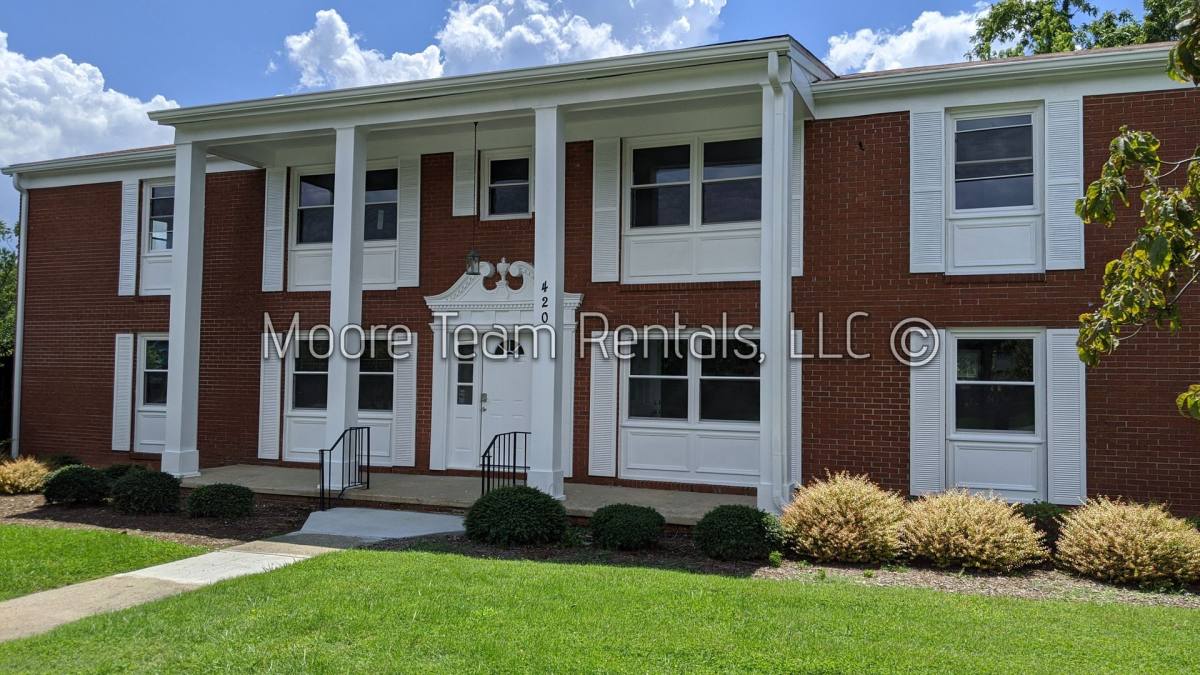 Apartment for rent at 420 Sixth Ave W, Hendersonville, NC 28739