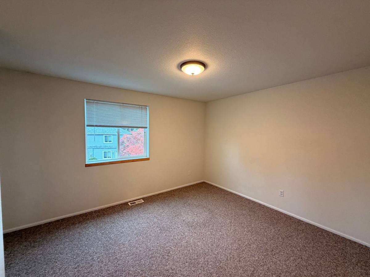 Apartment for rent at 442 - 488 Willow Creek Lane, Sutherlin, OR 97479