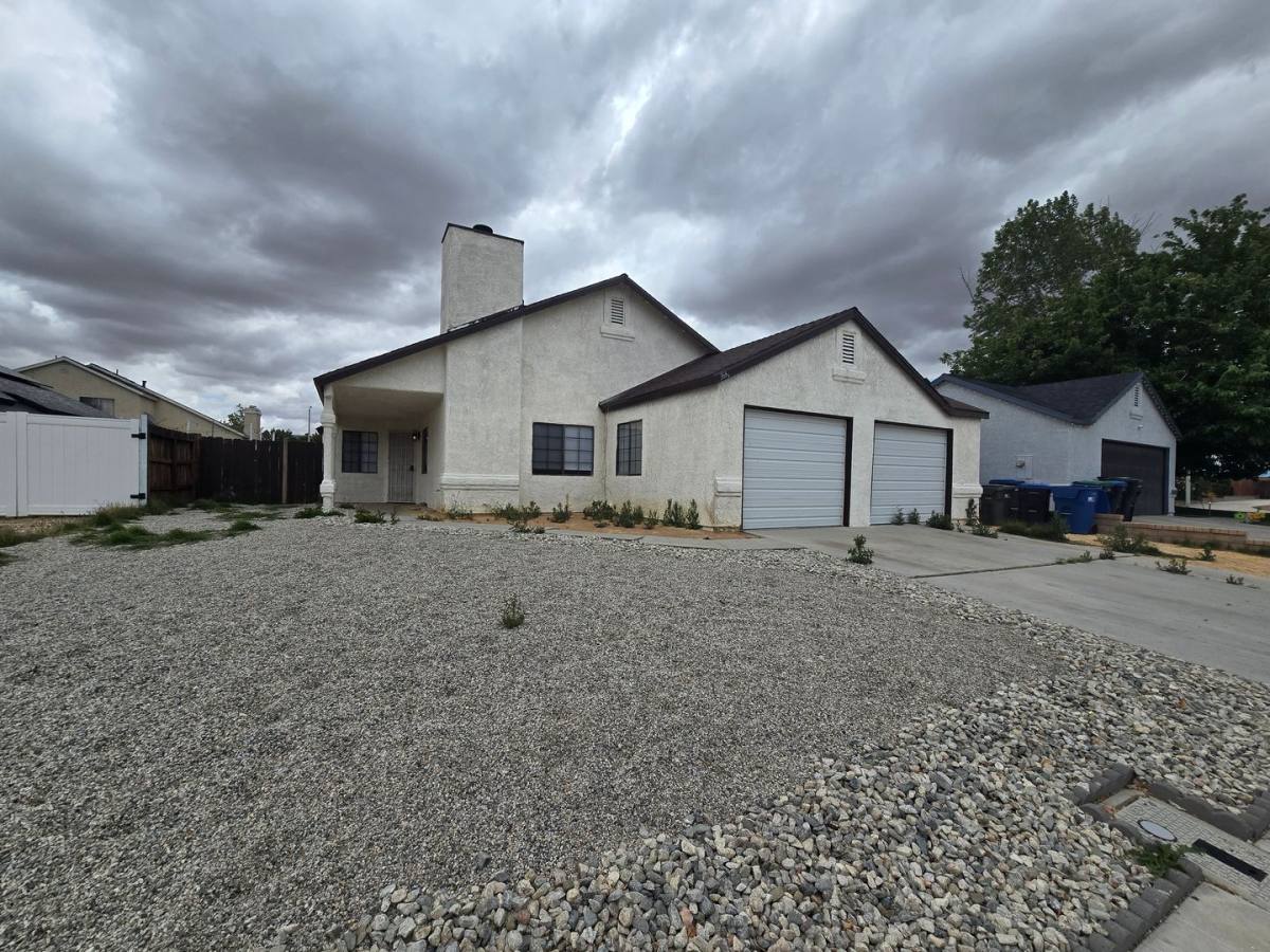 House for rent at 43632 San Francisco Ave, Lancaster, CA 93535